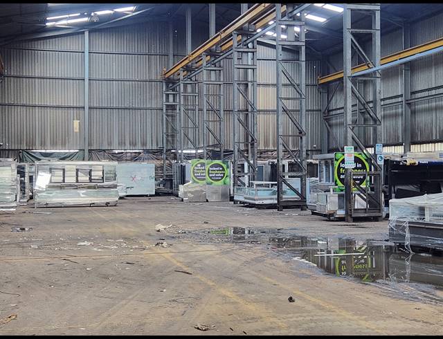 2,400M² WAREHOUSE TO LET IN WADEVILLE
